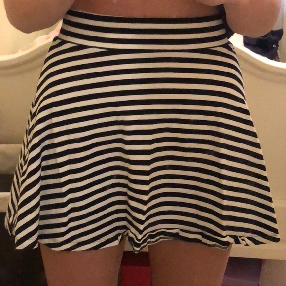 H&M striped skater skirt - Picture 3 of 3